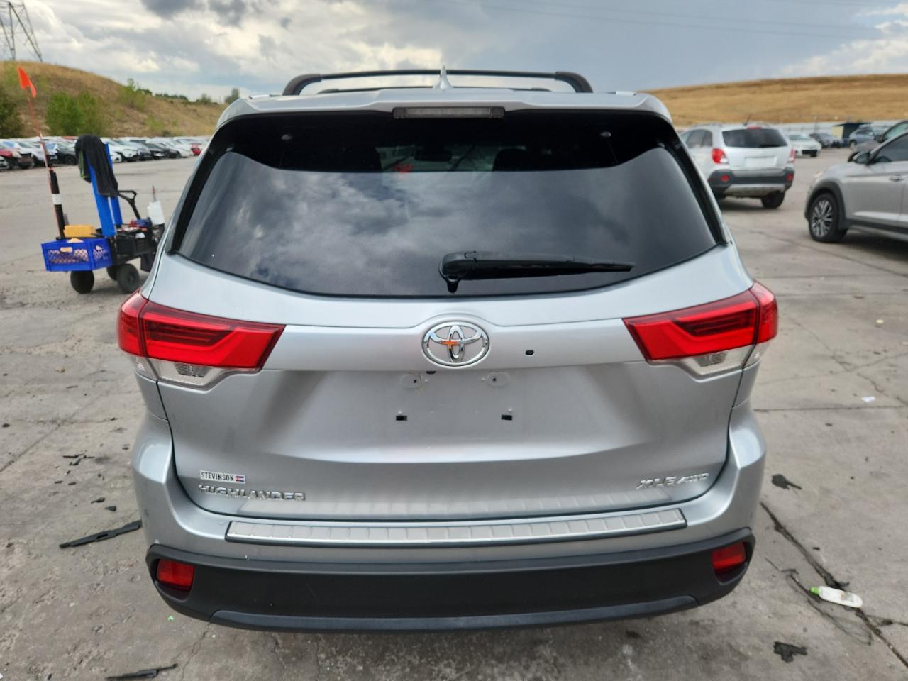 2018 Toyota Highlander Se - Фото 6