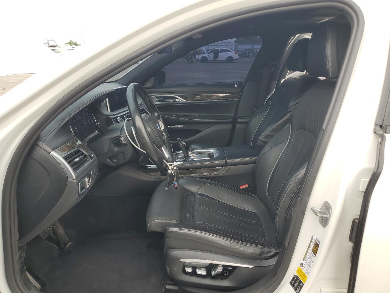 2016 BMW 750 Xi - Image 7