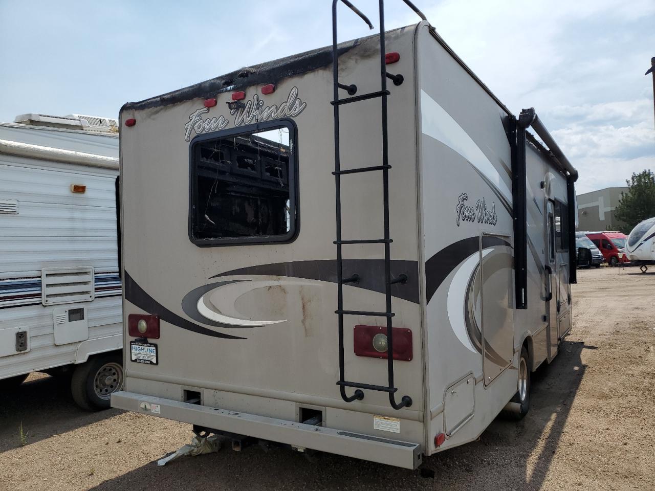 2015 Ford Econoline E450 Super Duty Cutaway Van - Image 3