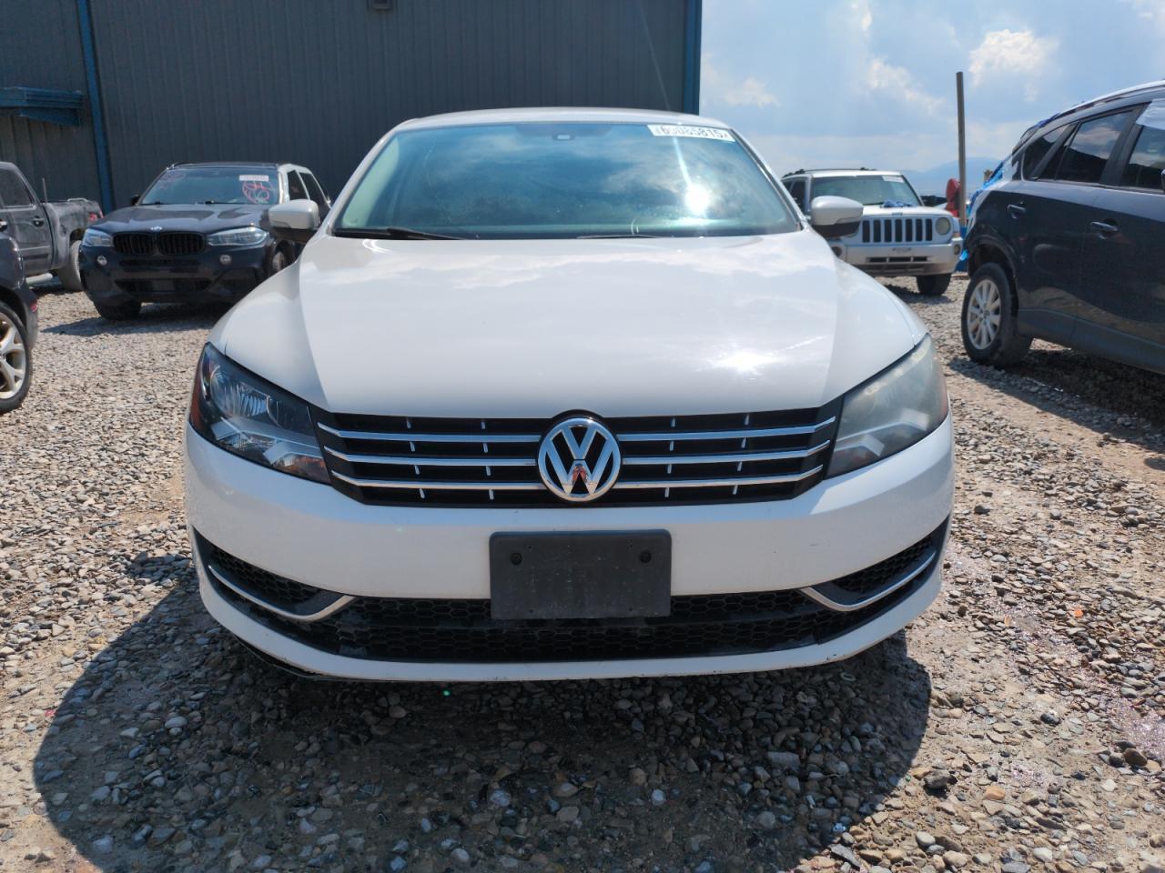 2014 Volkswagen Passat S - Фото 5