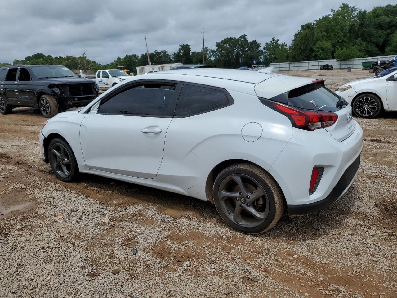 2019 Hyundai Veloster Base - Фото 2