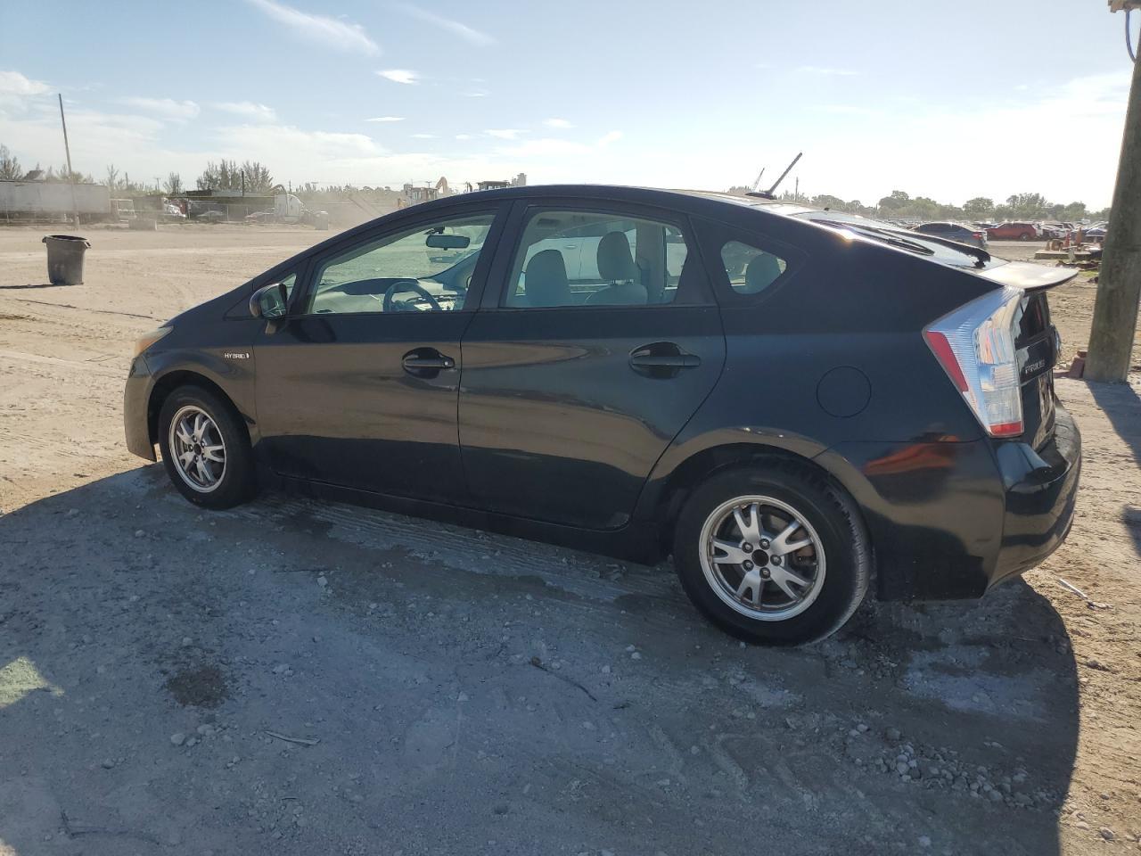 2010 Toyota Prius - Фото 2