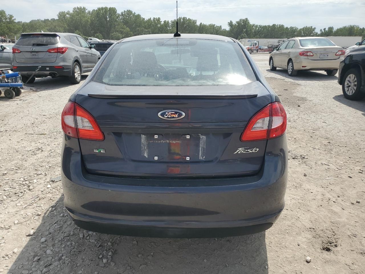 2013 Ford Fiesta Se - Фото 6