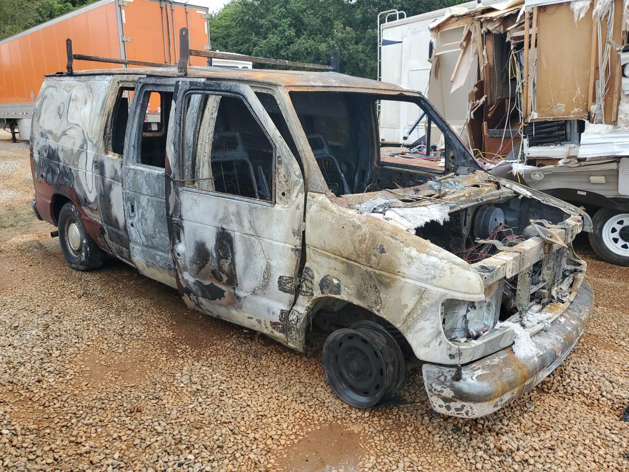 2001 Ford Econoline E150 Van - Image 4