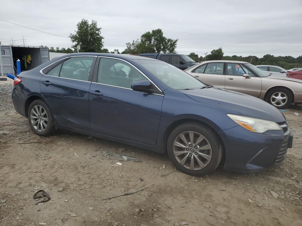 2015 Toyota Camry Le - Фото 4