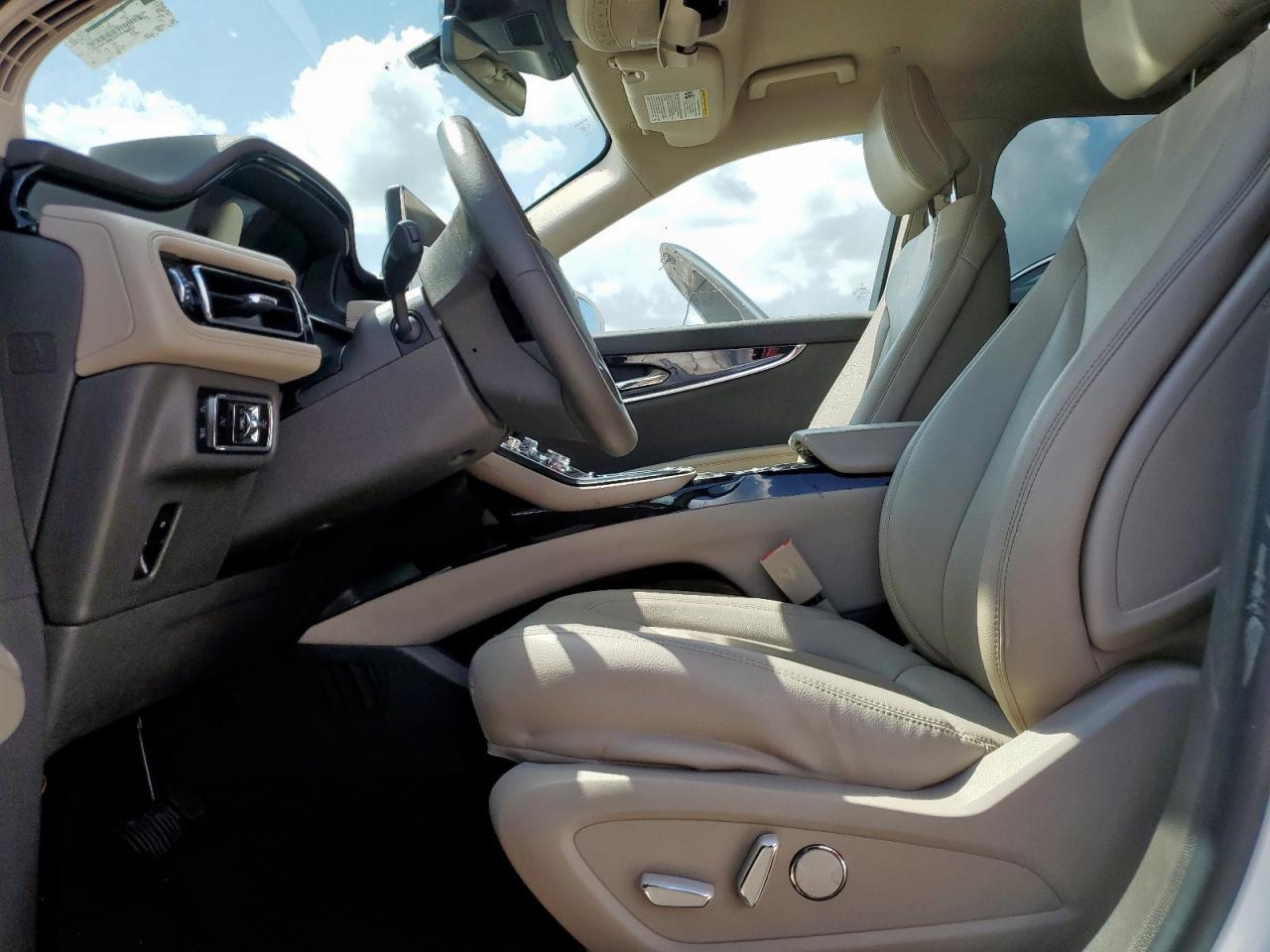 2023 Lincoln Nautilus - Image 7