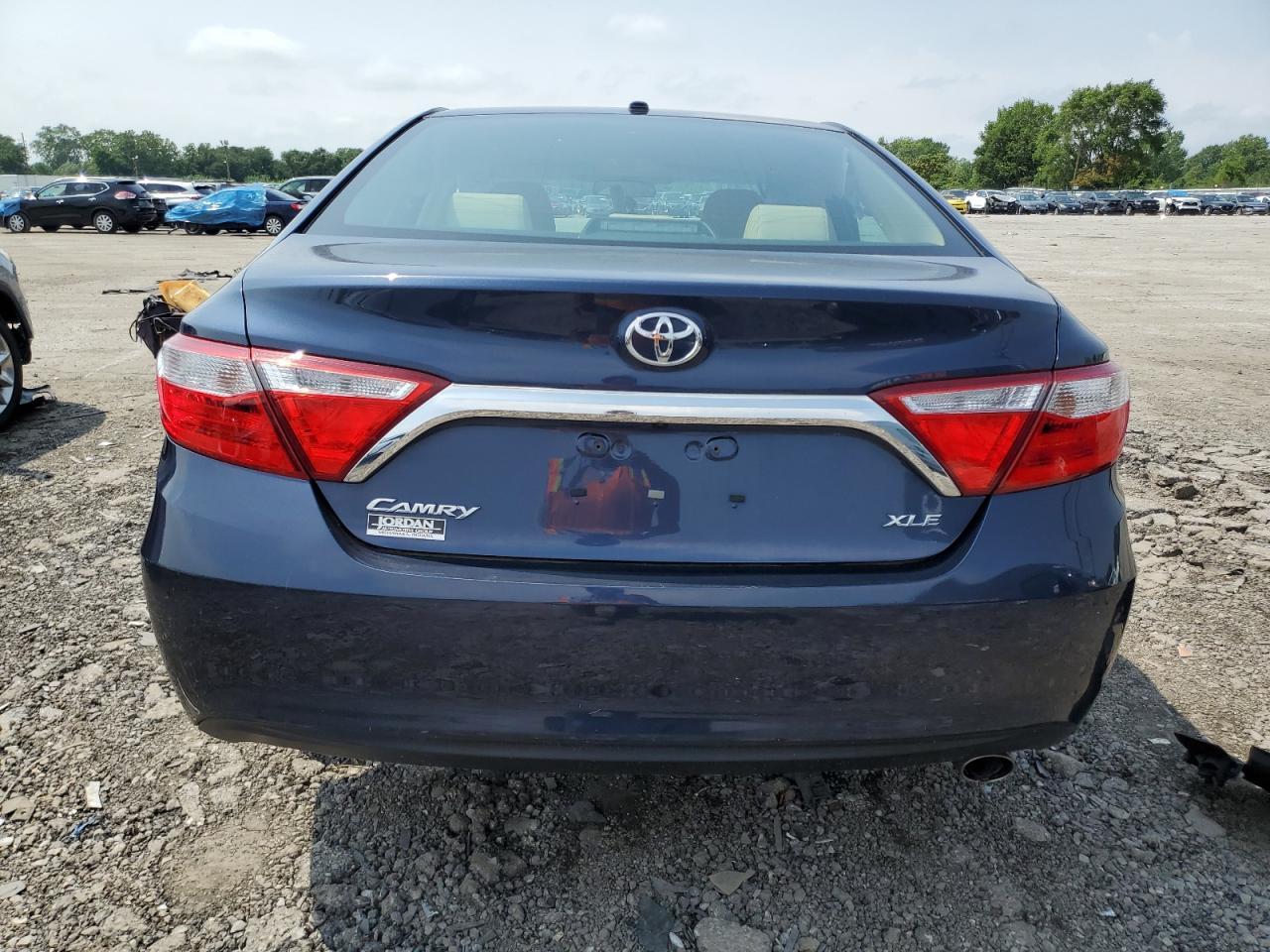 2016 Toyota Camry Le - Фото 6