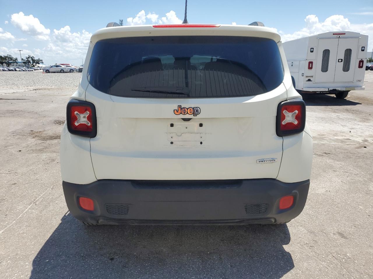 2017 Jeep Renegade Latitude - Фото 6