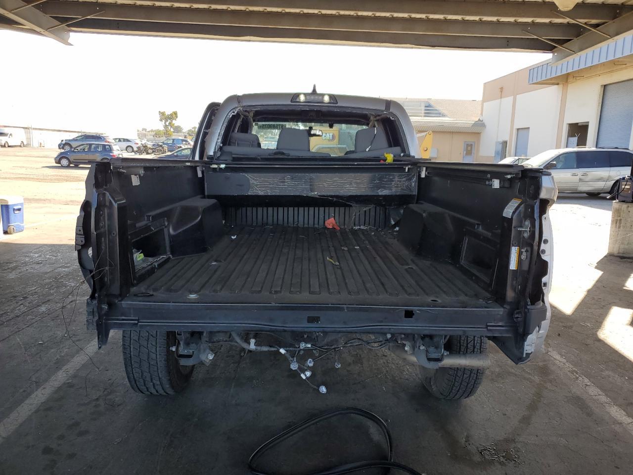 2017 Toyota Tacoma Double Cab - Фото 6