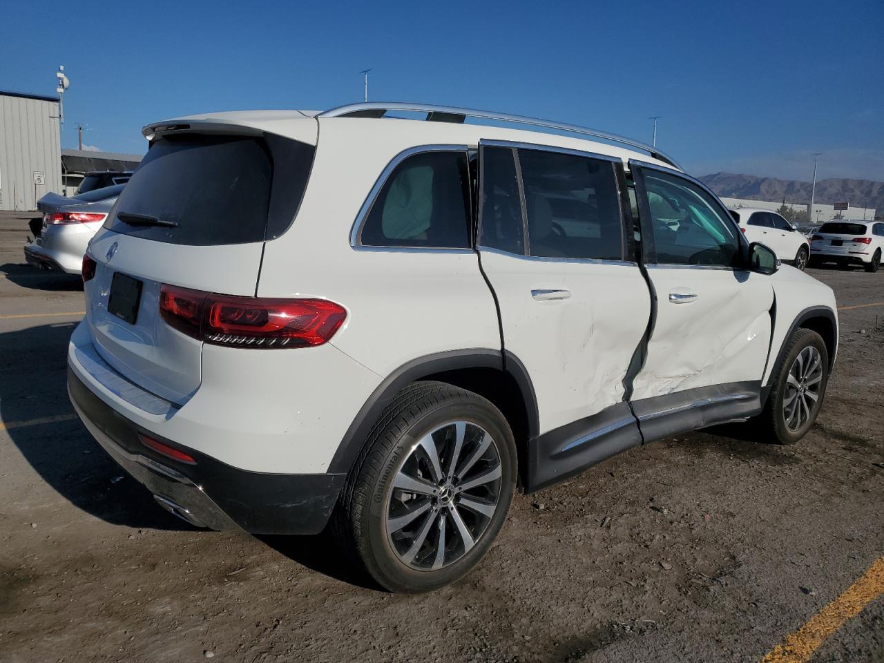 2022 Mercedes-Benz Glb 250 - Фото 3