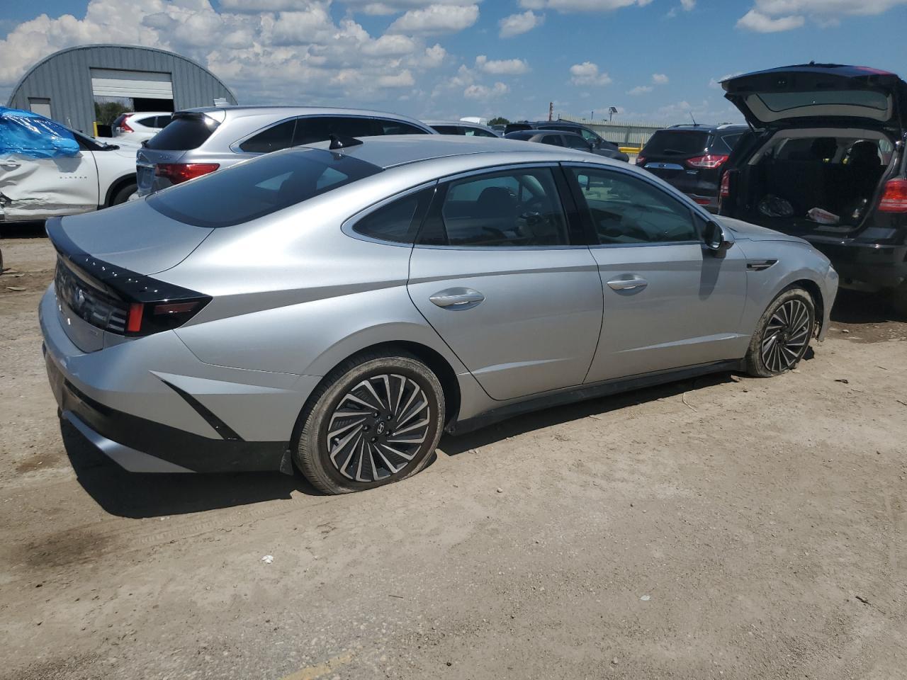 2024 Hyundai Sonata Hybrid - Image 3