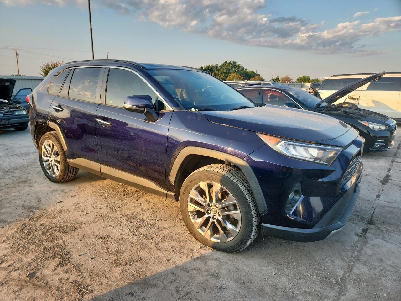 2019 Toyota Rav4 Limited - Image 4