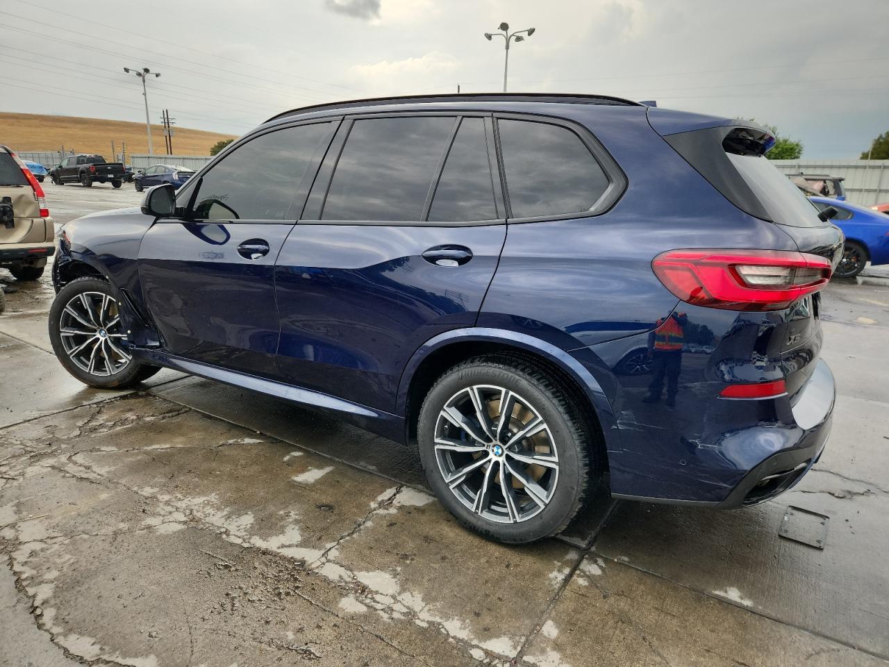 2020 BMW X5 M50I - Фото 2