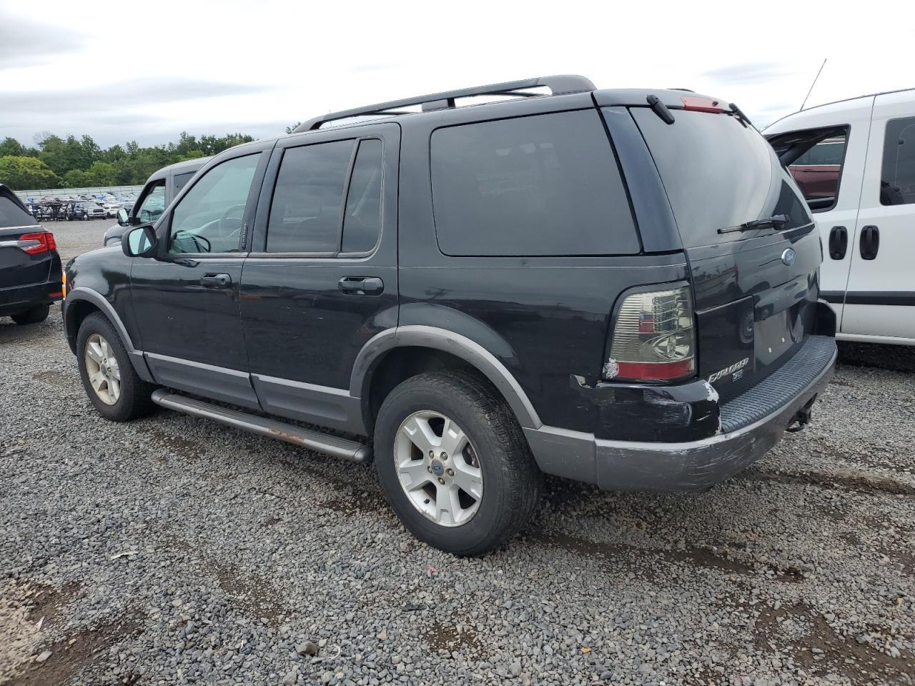 2003 Ford Explorer - Фото 2