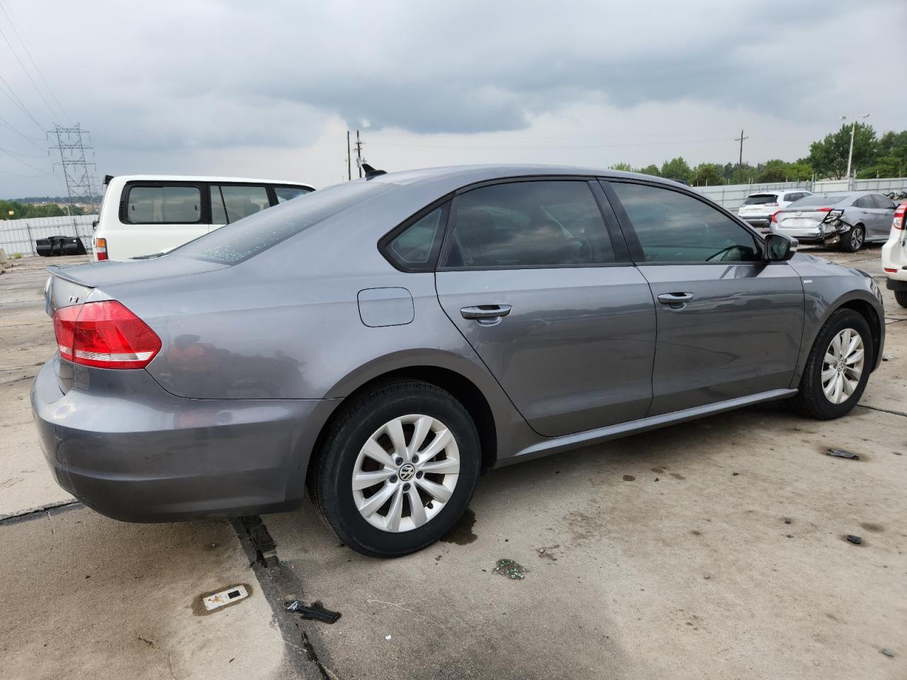 2015 Volkswagen Passat S - Image 3