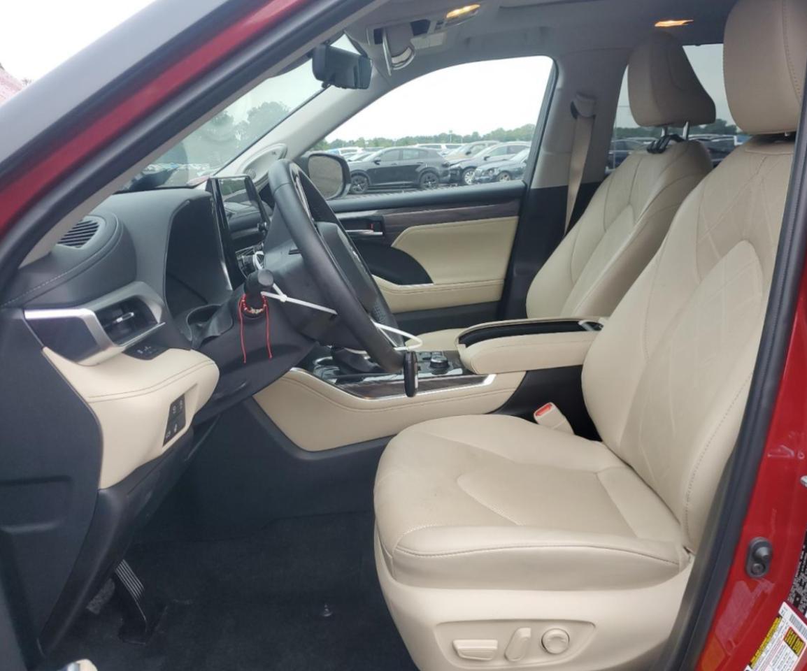 2024 Toyota Highlander Le - Image 7