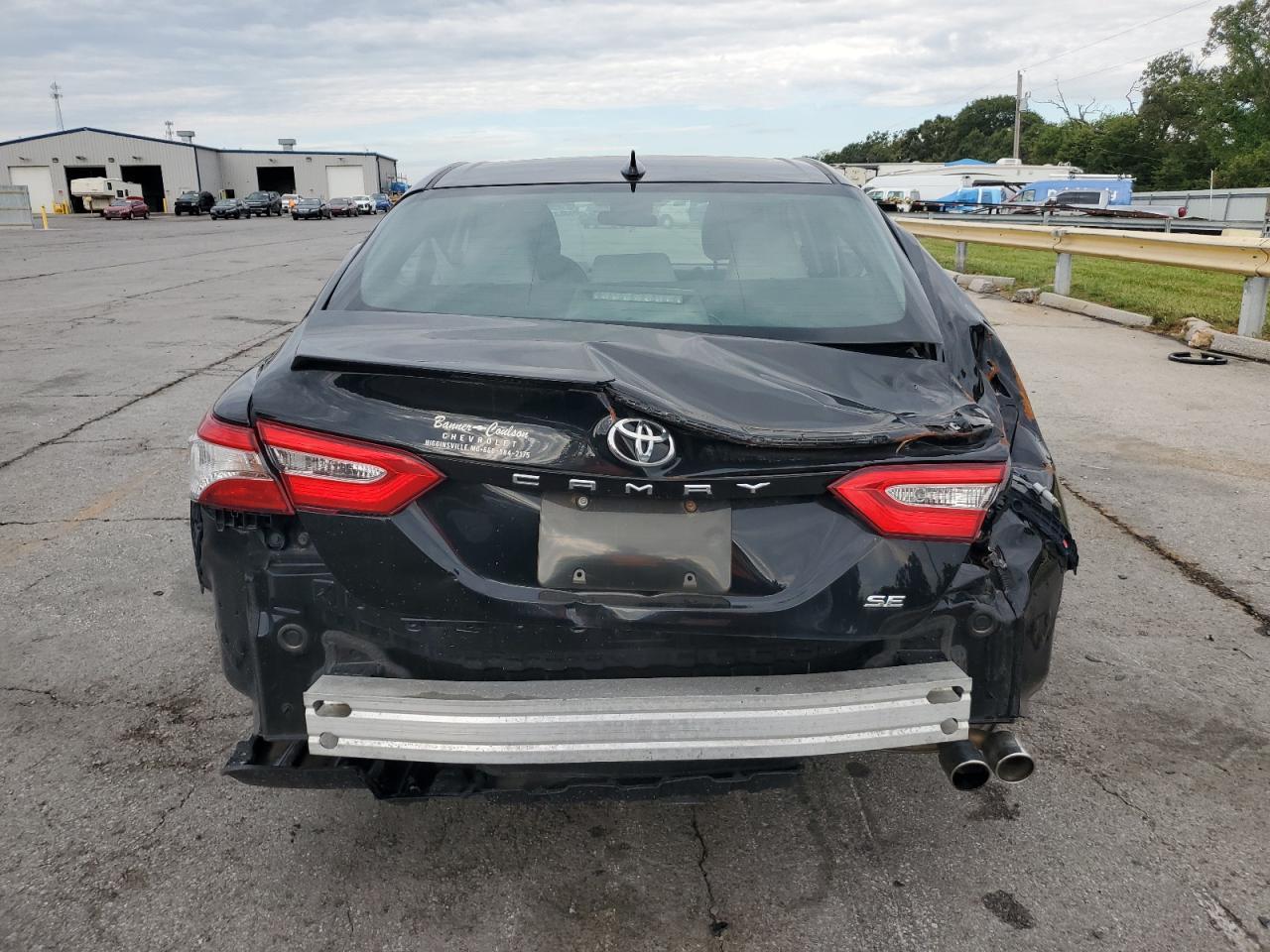 2020 Toyota Camry Se - Image 6