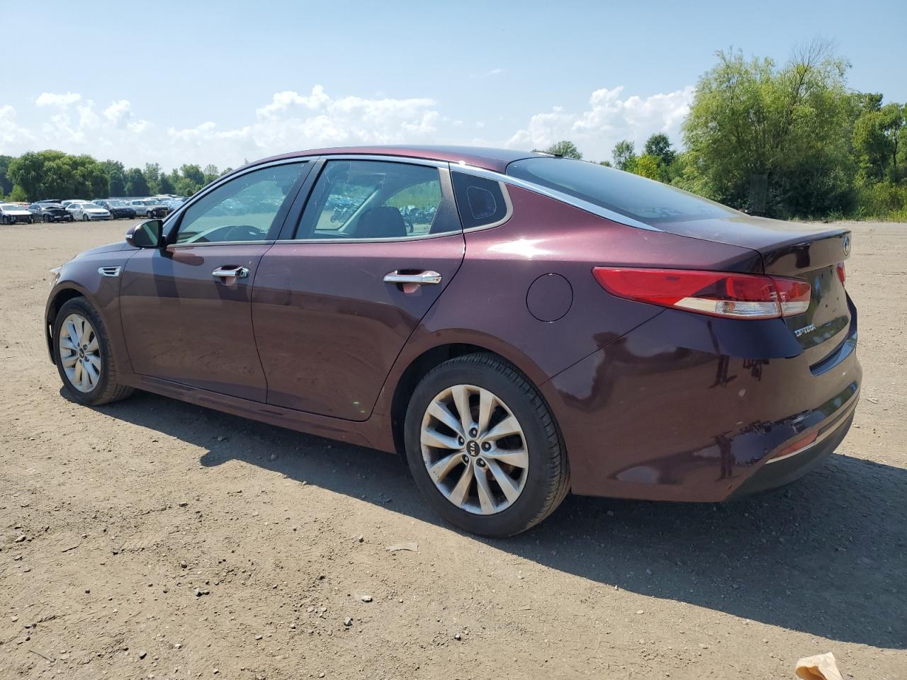 2017 Kia Optima Lx - Фото 2