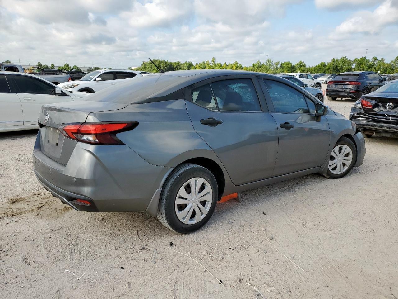 2020 Nissan Versa S - Image 3