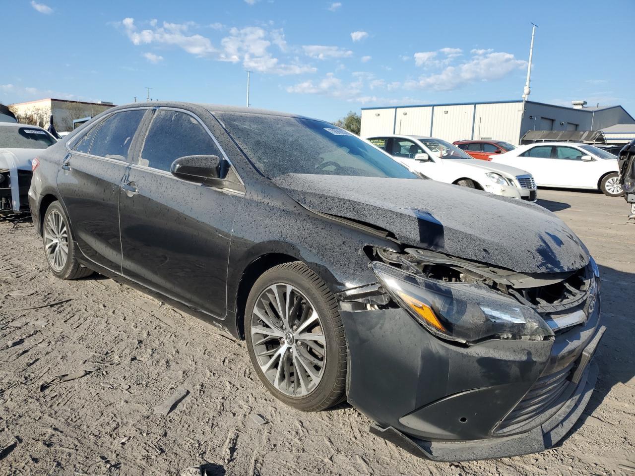 2015 Toyota Camry Le - Фото 4