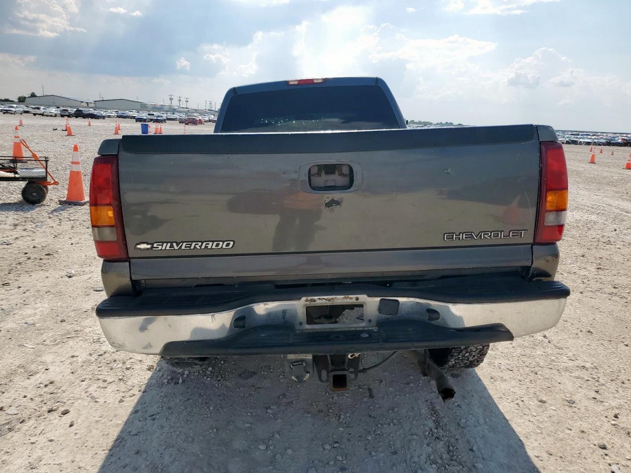 2002 Chevrolet Silverado C2500 Heavy Duty - Фото 6