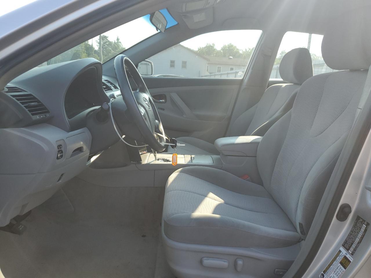 2010 Toyota Camry Base - Фото 7