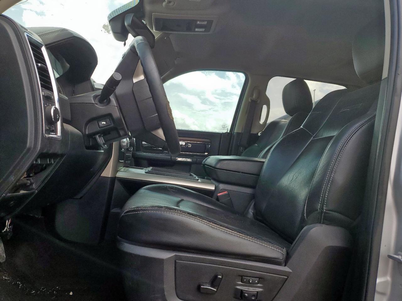 2015 Ram 1500 Laramie - Image 7
