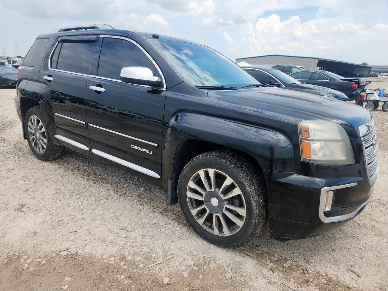 2016 GMC Terrain Denali - Image 4