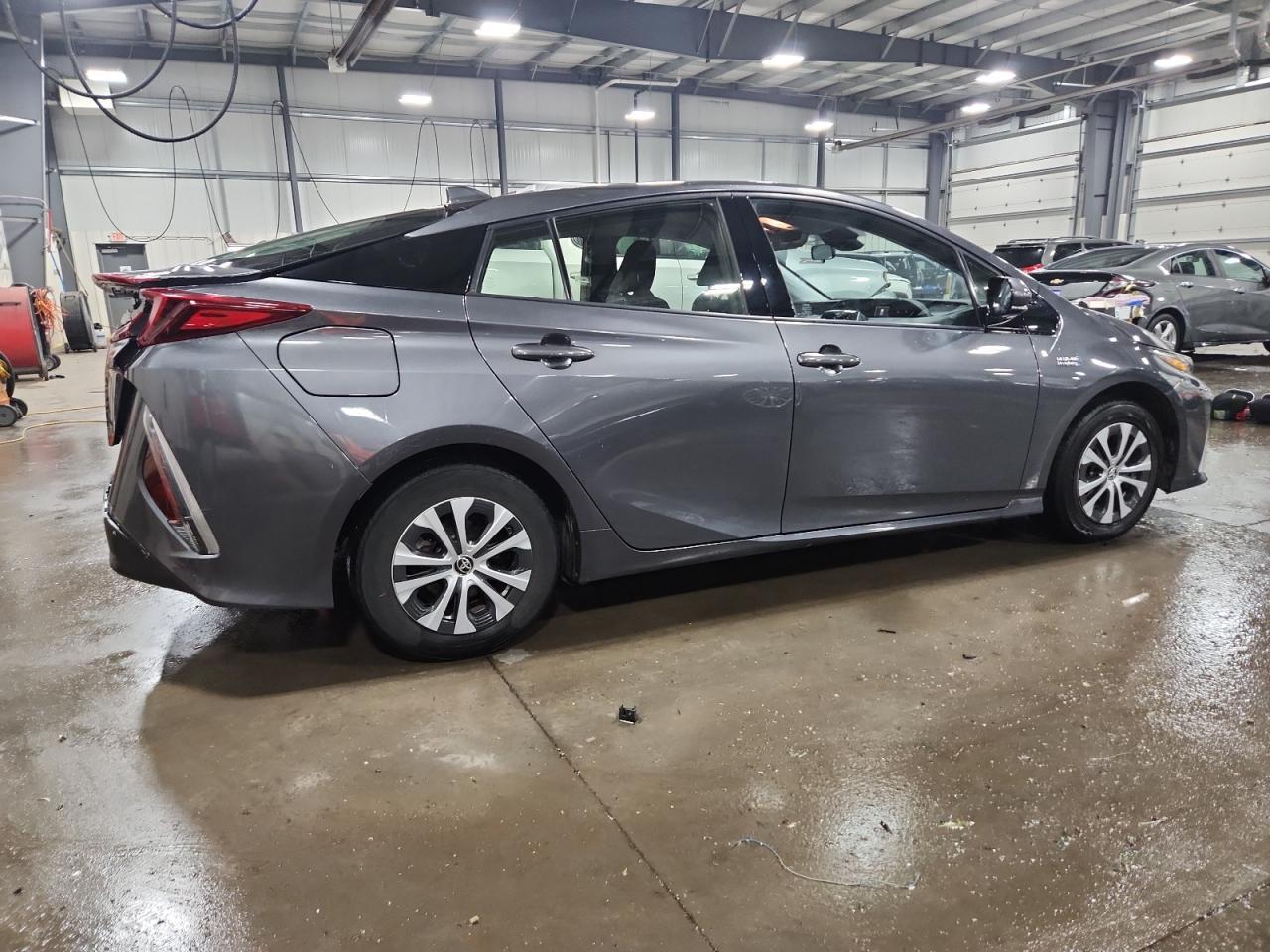 2020 Toyota Prius Prime Le - Фото 3
