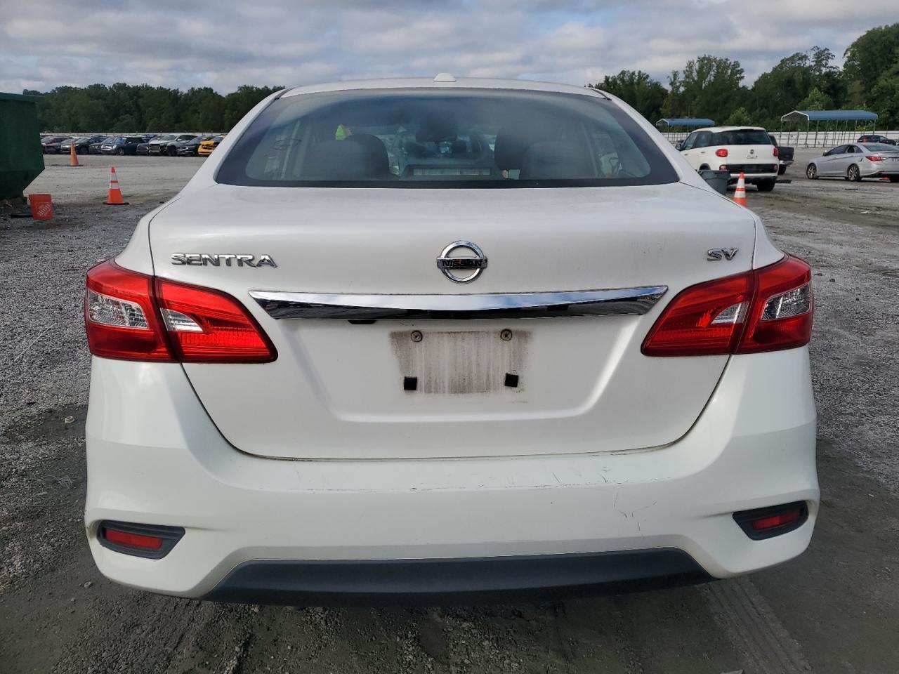 2017 Nissan Sentra S - Фото 6