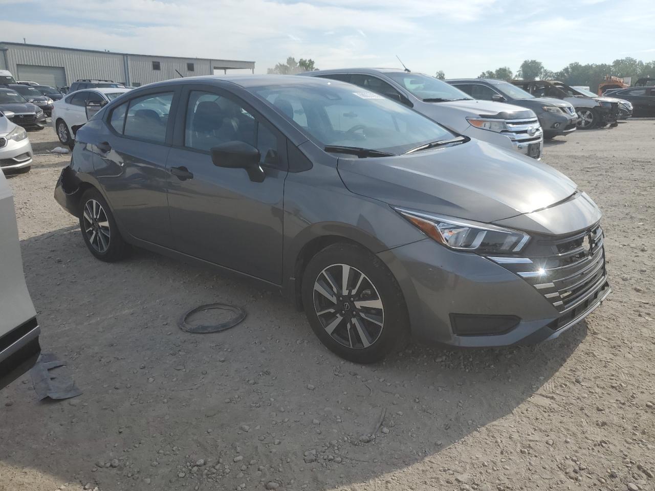 2024 Nissan Versa S - Фото 4