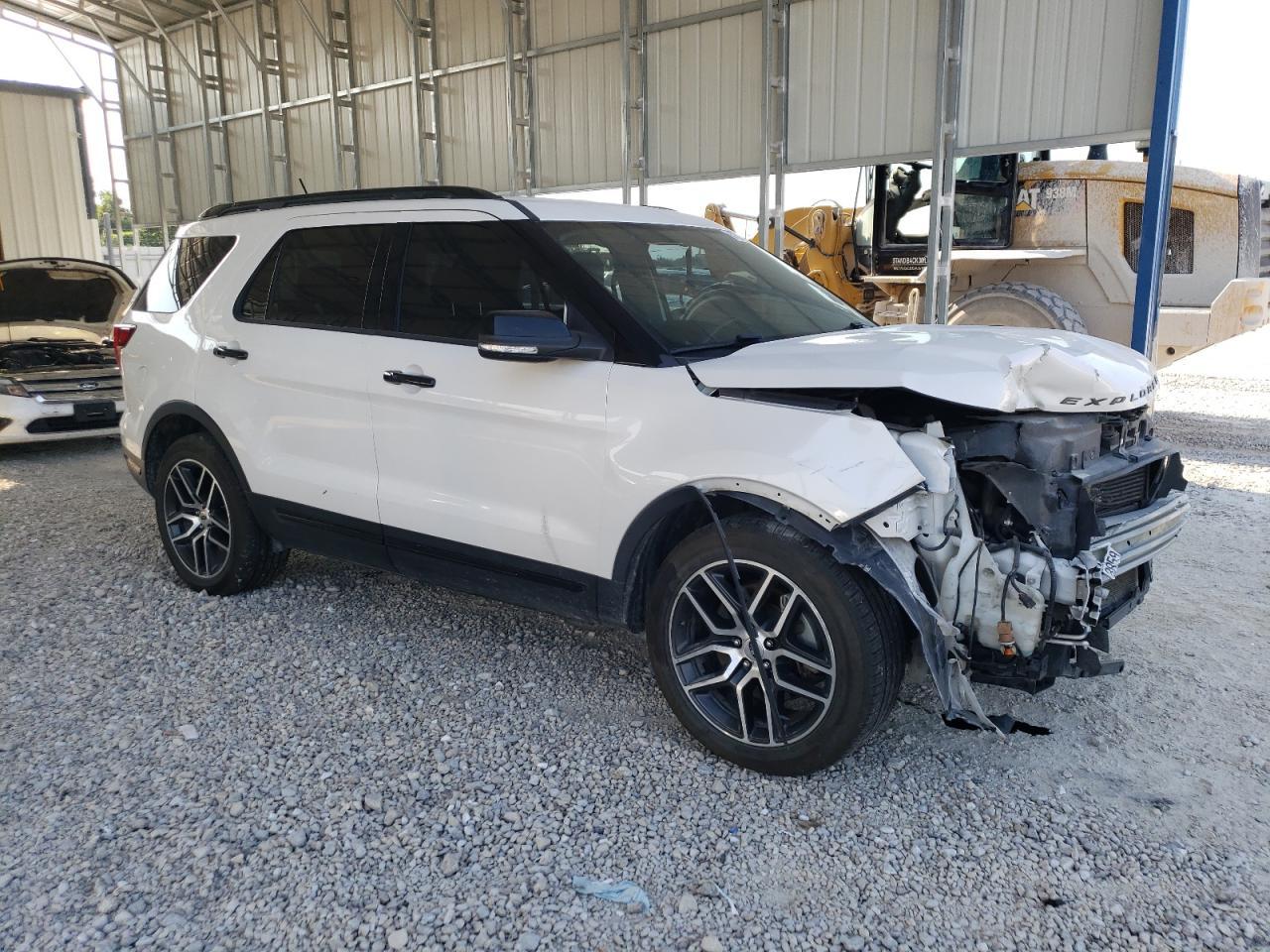 2018 Ford Explorer Sport - Image 4