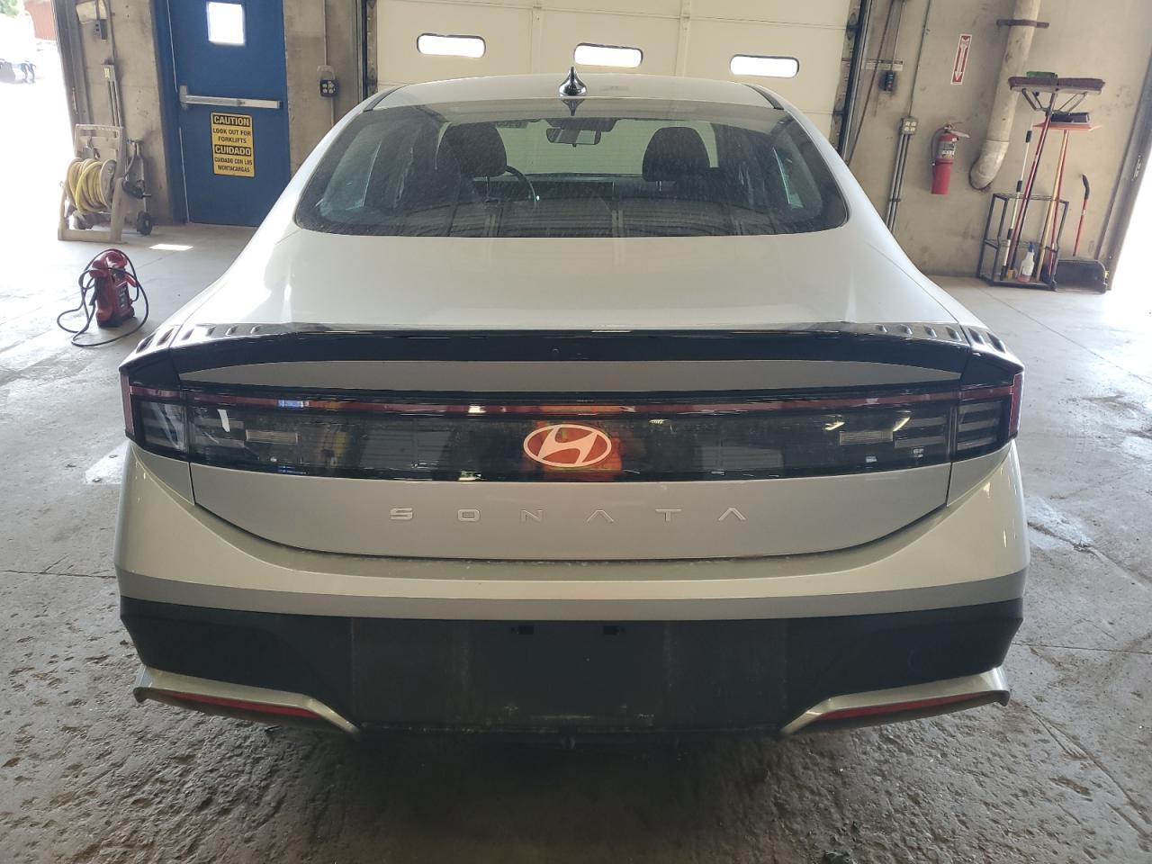 2025 Hyundai Sonata Se - Фото 6