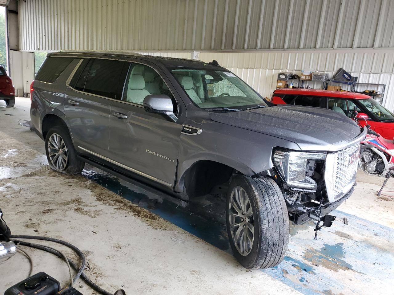 2021 GMC Yukon Denali - Image 4