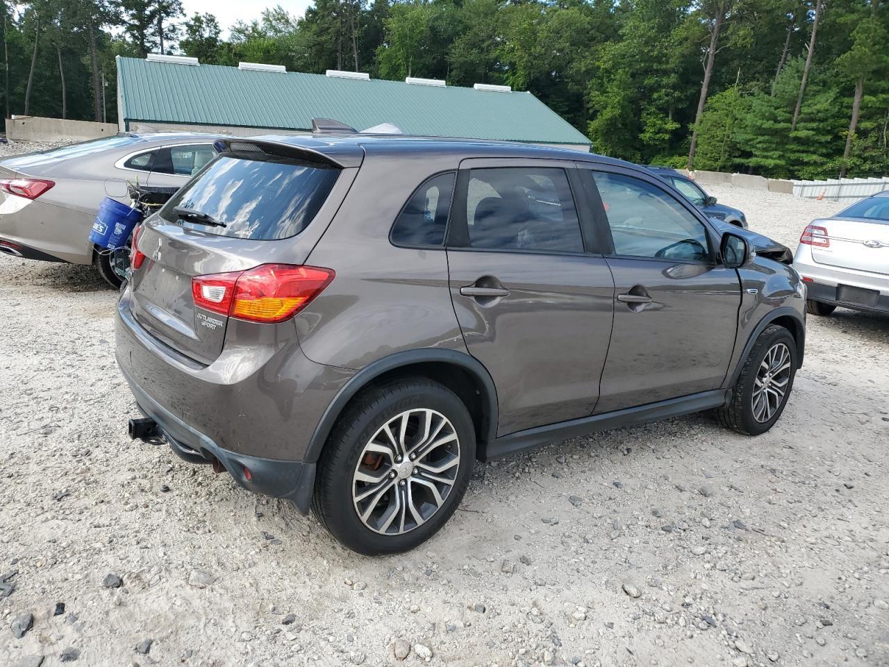 2017 Mitsubishi Outlander Sport Es - Image 3
