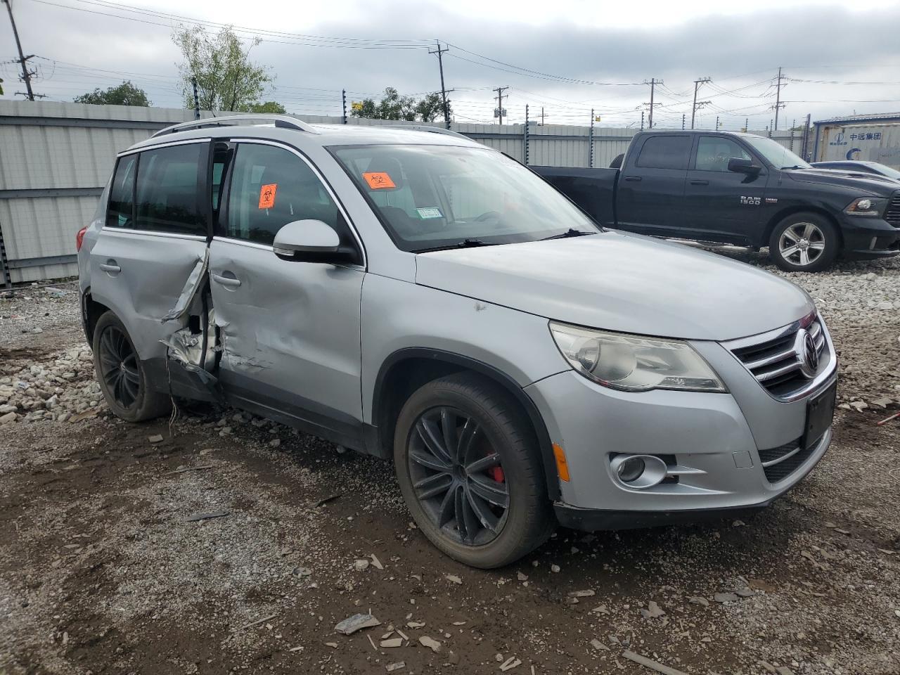2011 Volkswagen Tiguan S - Фото 4