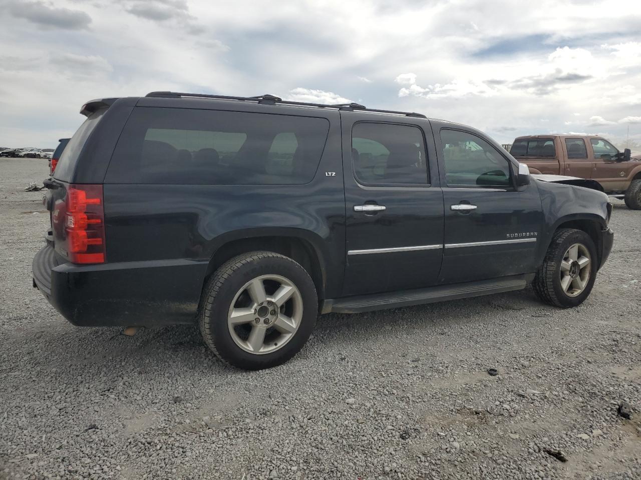 2011 Chevrolet Suburban K1500 Ltz - Фото 3