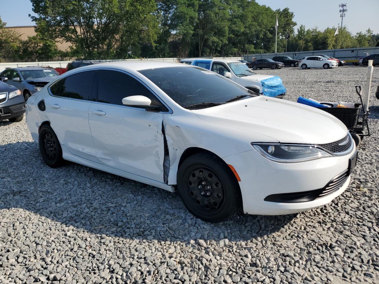 2015 Chrysler 200 Lx - Фото 4