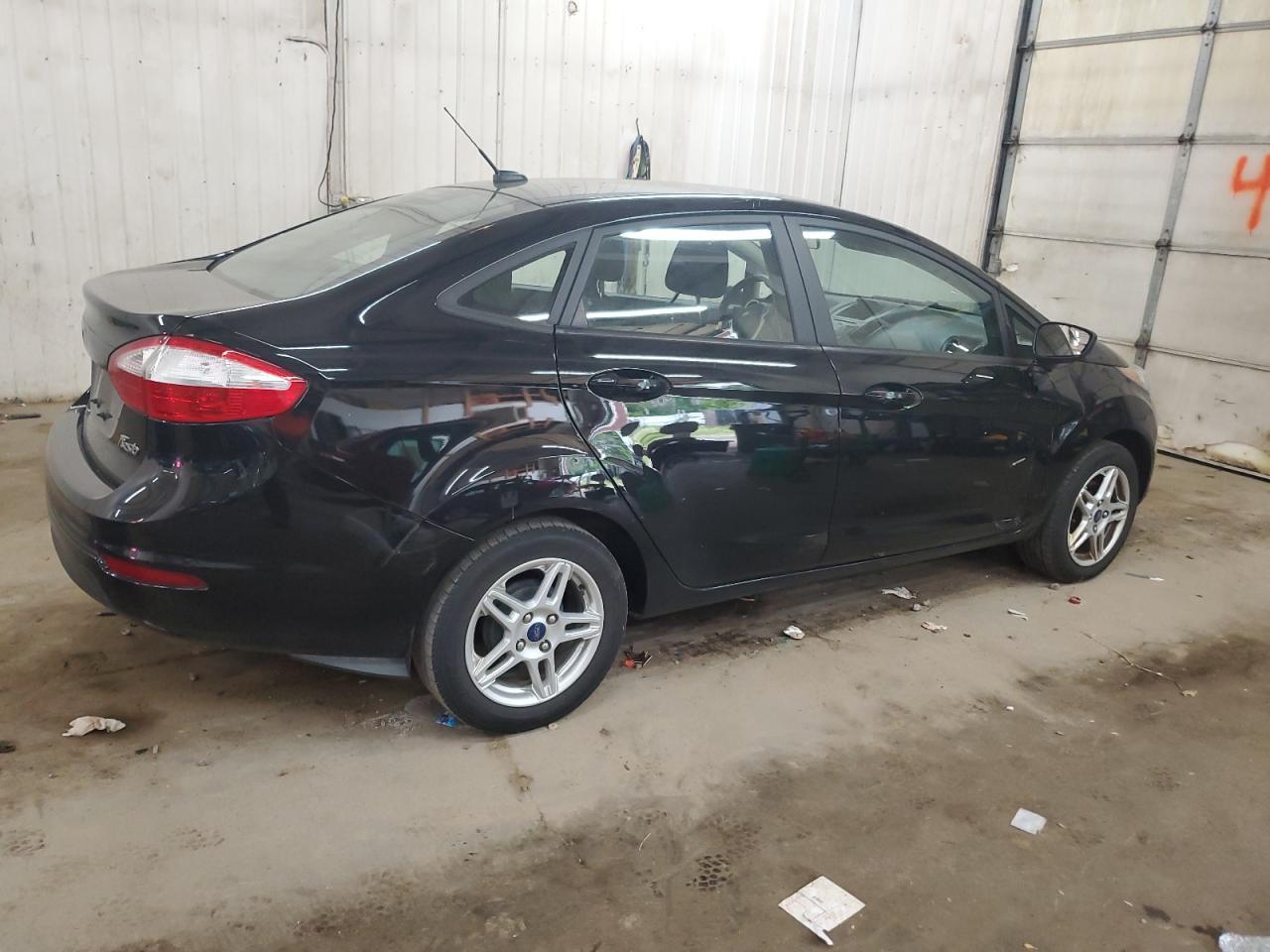 2019 Ford Fiesta Se - Фото 3