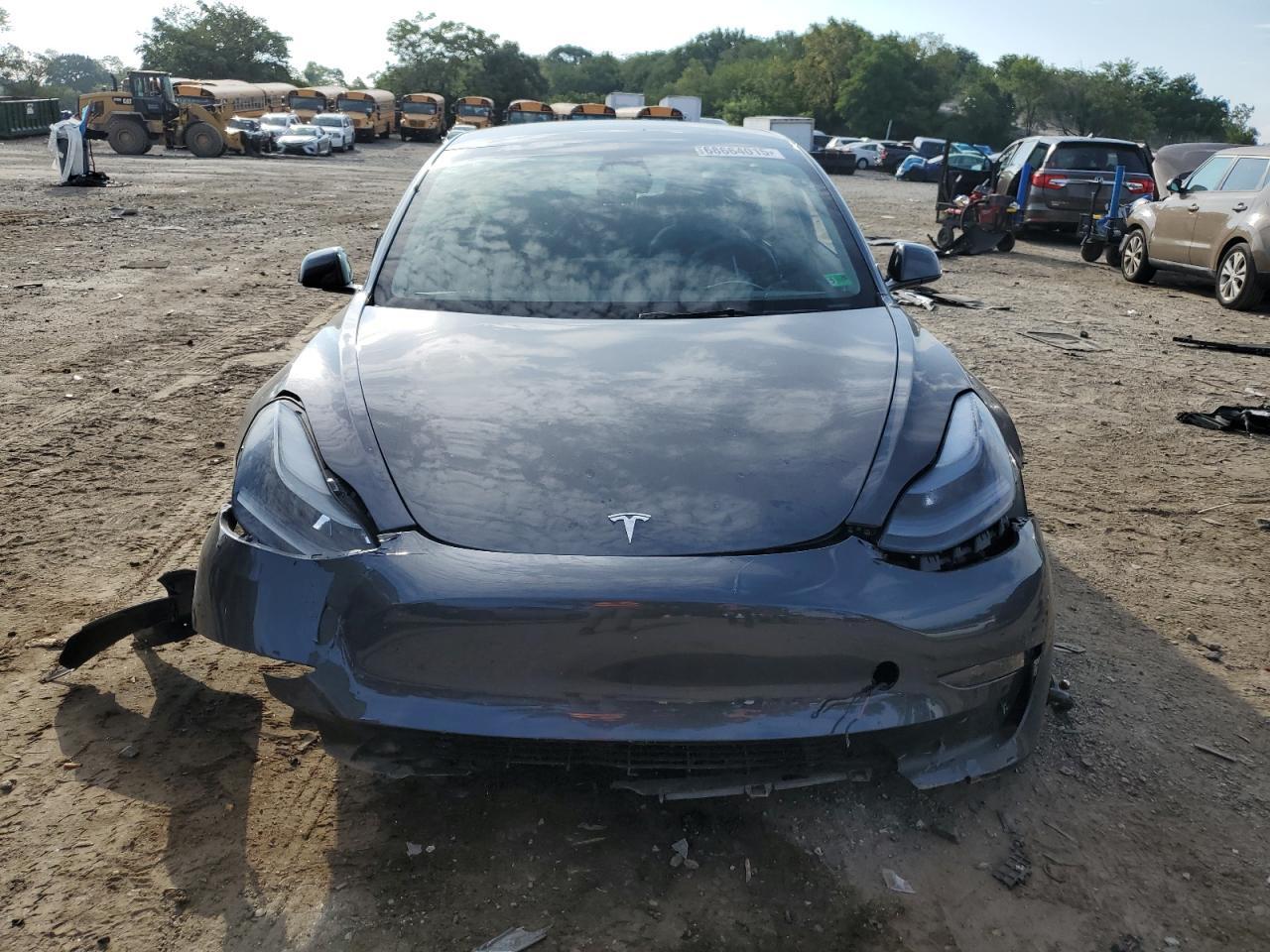 2023 Tesla Model 3 - Фото 5