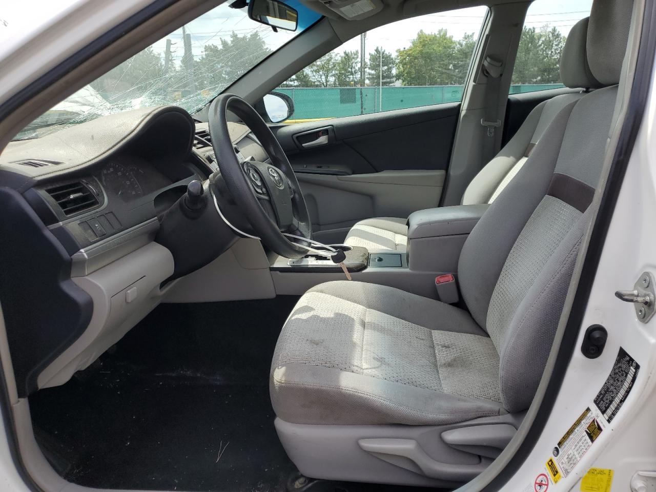 2013 Toyota Camry L - Фото 7