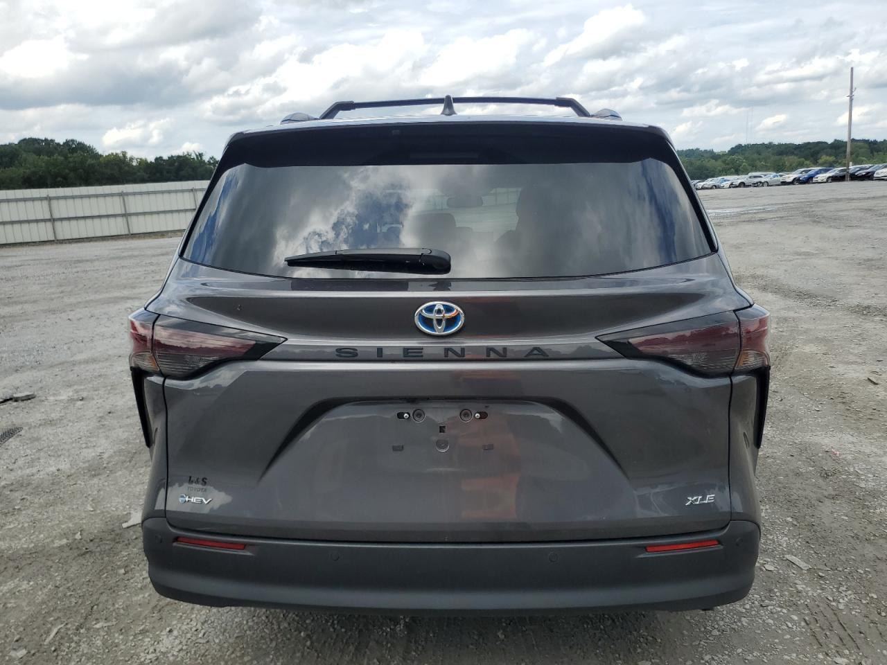 2025 Toyota Sienna Xle - Фото 6
