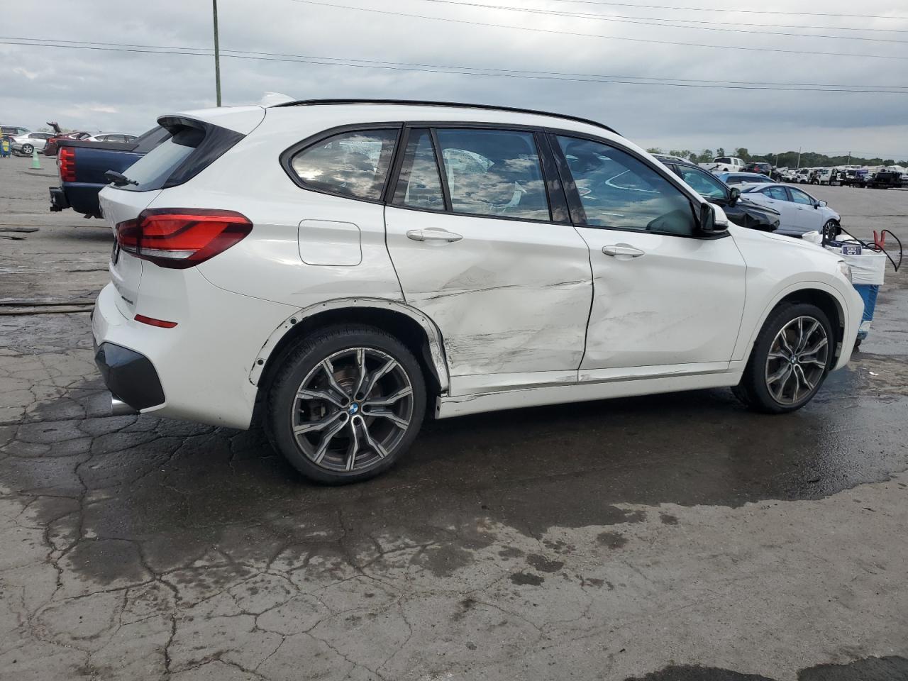 2021 BMW X1 xDrive28I - Image 3