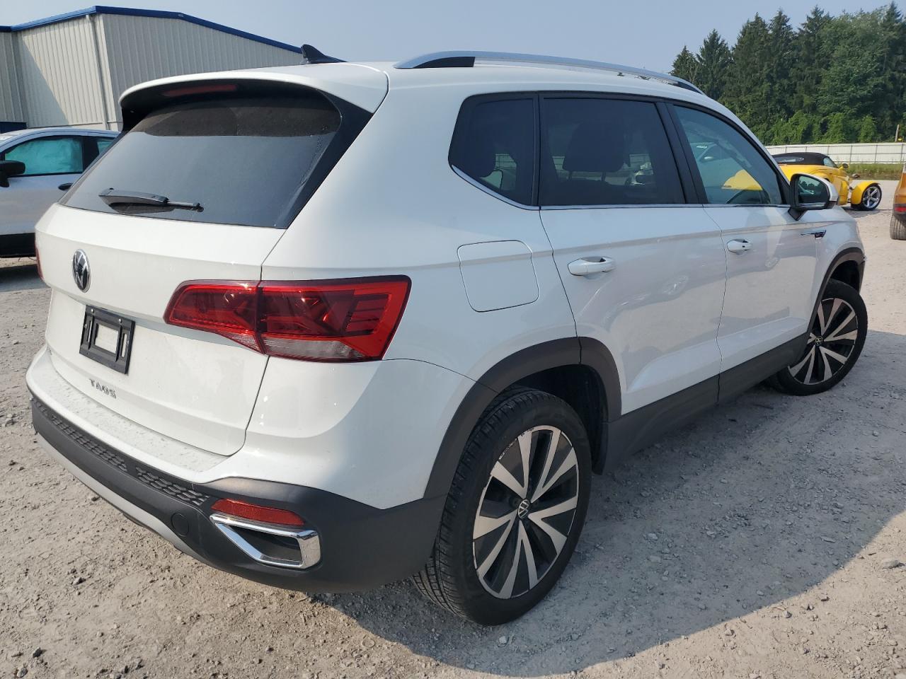 2024 Volkswagen Taos Se - Фото 3