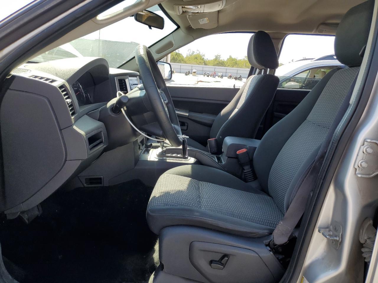 2008 Jeep Grand Cherokee Laredo - Image 7