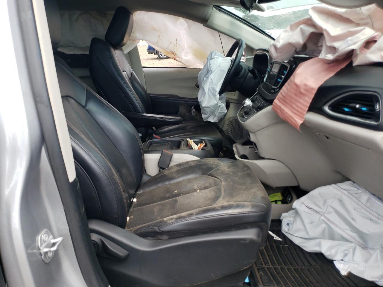 2018 Chrysler Pacifica Touring L - Фото 7