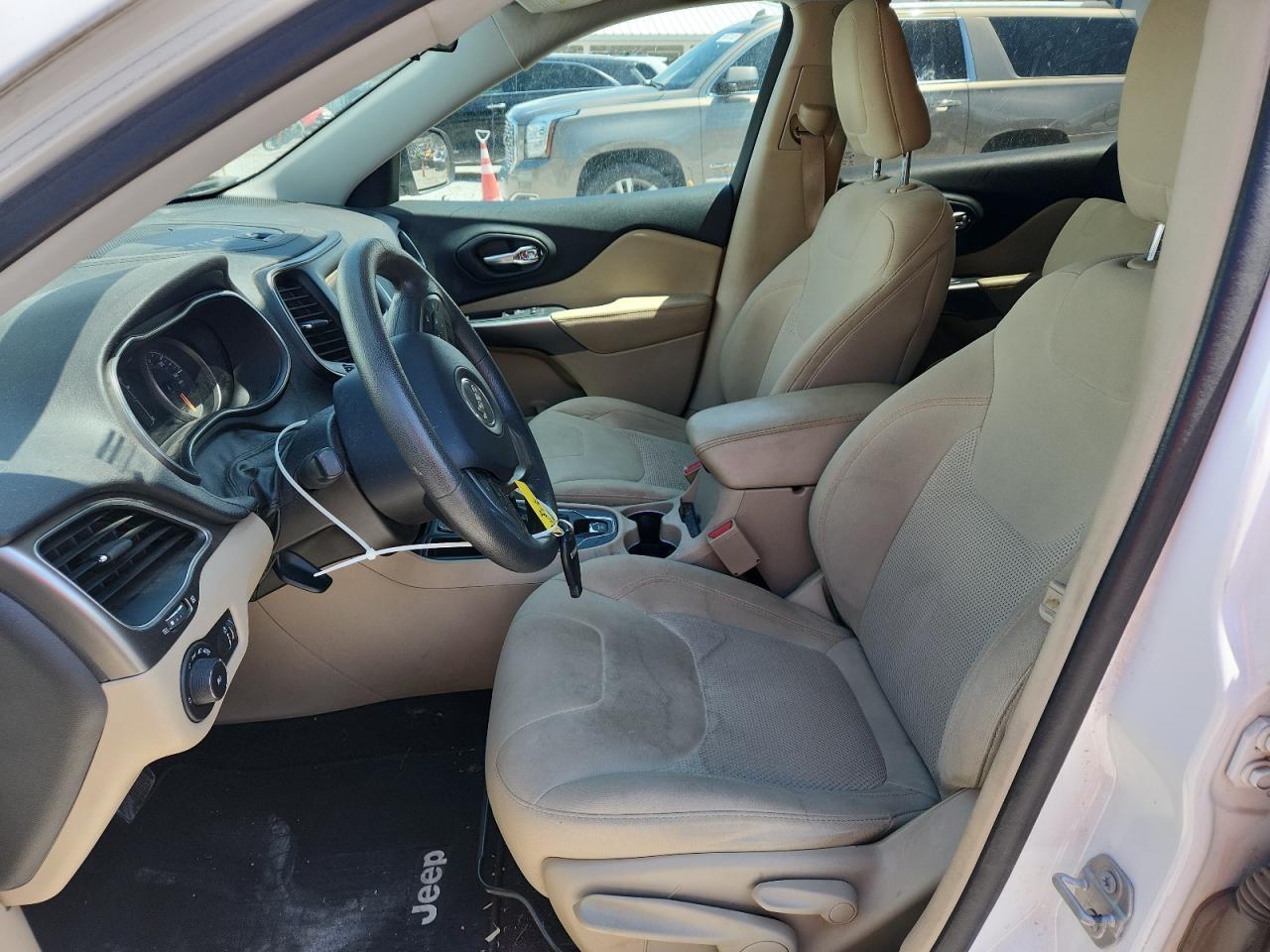 2019 Jeep Cherokee Latitude - Image 7