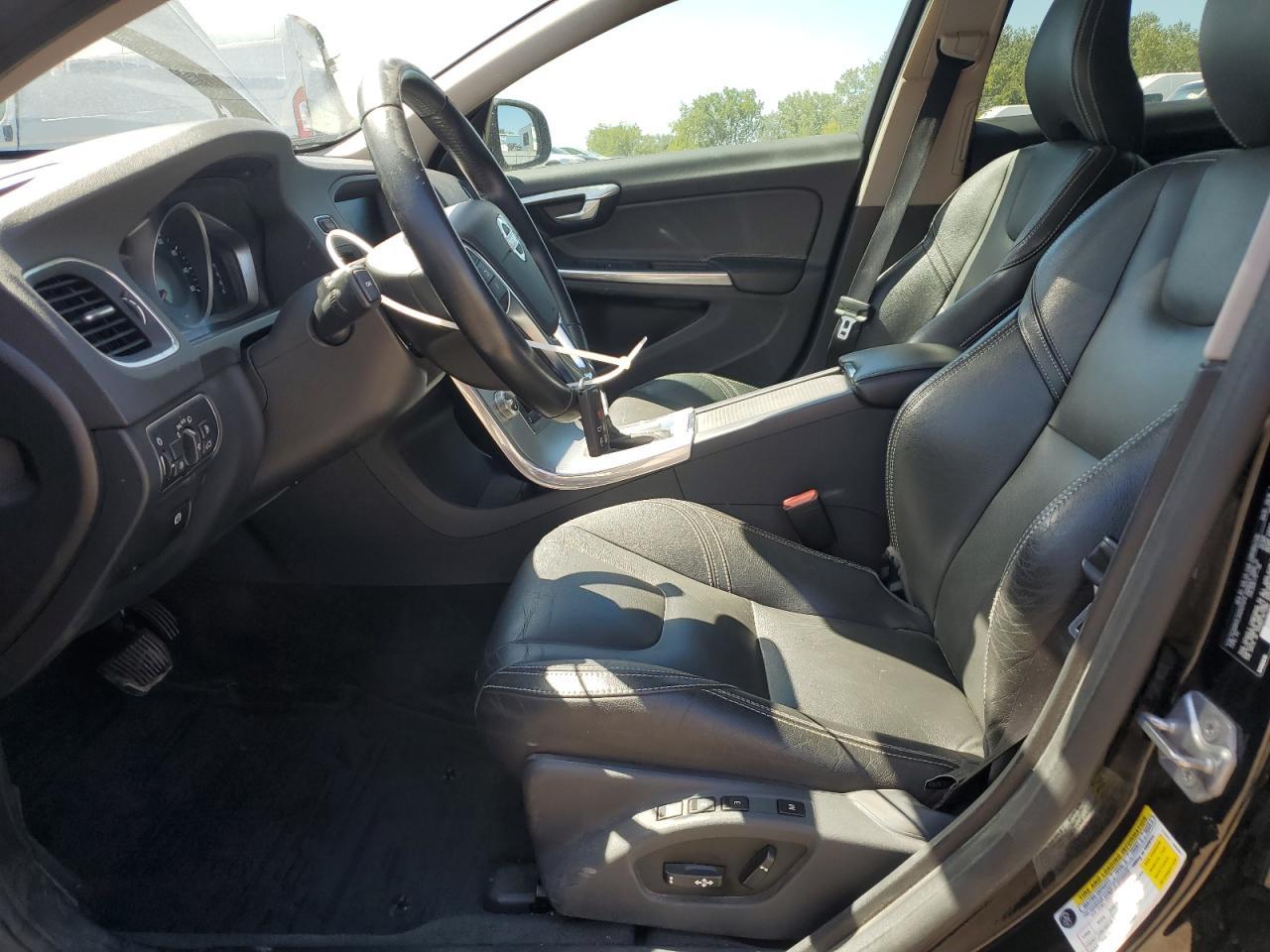 2017 Volvo S60 Dynamic - Image 7