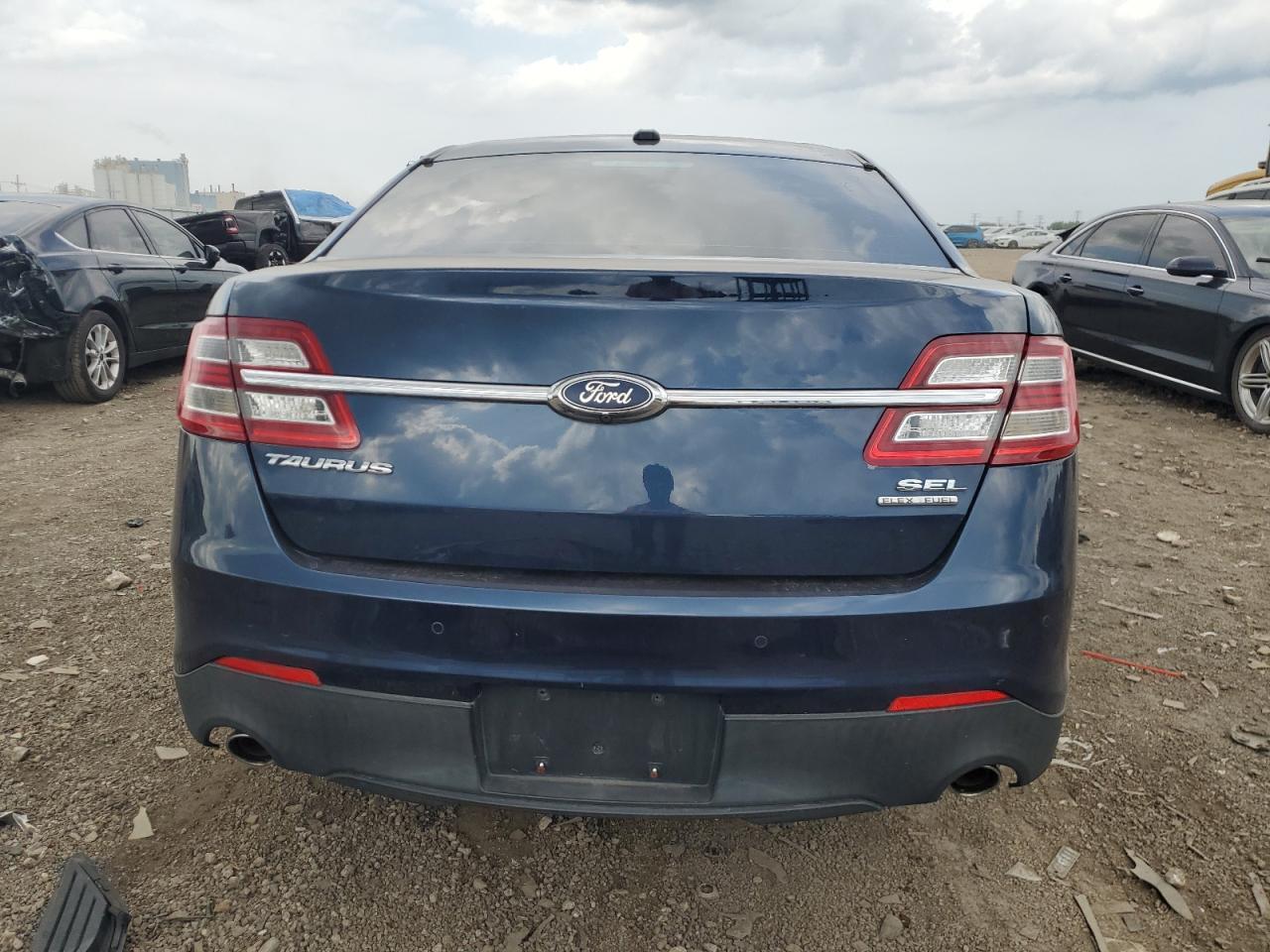 2017 Ford Taurus Sel - Фото 6