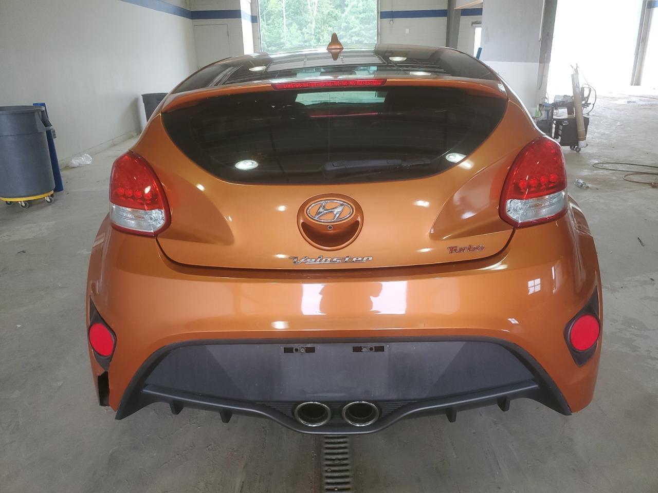 2015 Hyundai Veloster Turbo - Image 6